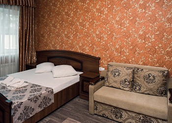 Отель «Шарм»