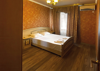 Отель «Шарм»